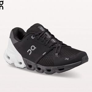 ON Cloudflyer 4 running shoe Size 9